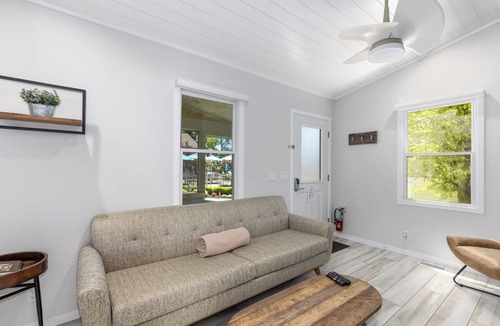 Saugatuck Cottage | One Bedroom Luxury Cottage at Downtown Saugatuck Resort