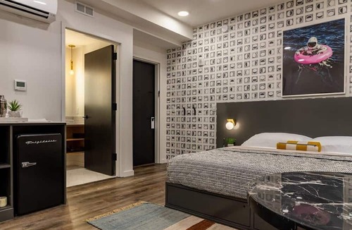 Downtown Apartment | King Bed Suites at The Finnley Hotel
