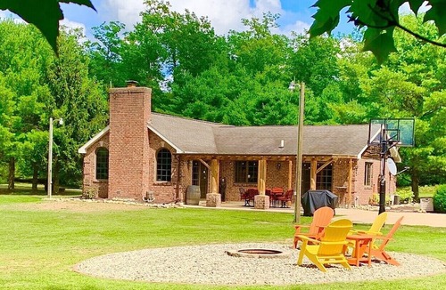 White Cloud Cottage | Private cottage on 10 acres in Manistee National Forest