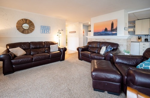 Grand Haven Apartment | Beach Across St | Walk Downtown | 2BR Sleeps 6