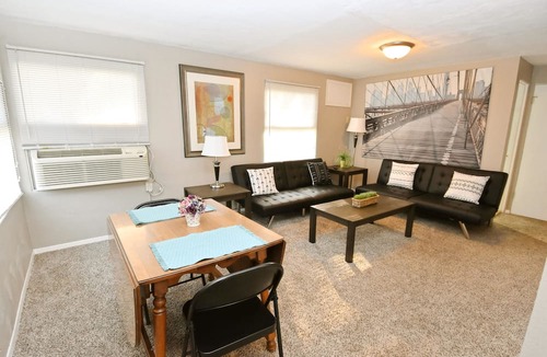 South Bend Apartment | 1 bedroom apartment near Notre Dame (1309.5)