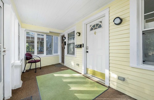 Fort Wayne Apartment | Charming Apartment by Lakeside Park | Garden Views