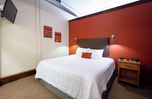 Holland Condo | Modern Condo in Downtown Holland: The Ontario