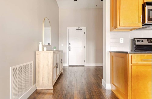 Wholesale District Apartment | Penthouse Suite Downtown Indianapolis Luxury 1BR Apartment