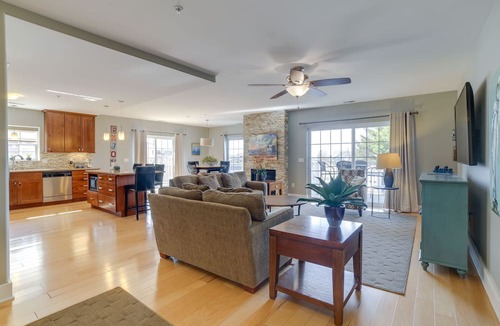 New Buffalo Condo | Idyllic New Buffalo Condo: Walk to Beach & Shops!