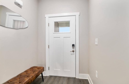 Grandville Condo | Modern New Build 4BR 4BA (2 Condos) Garage/Patio