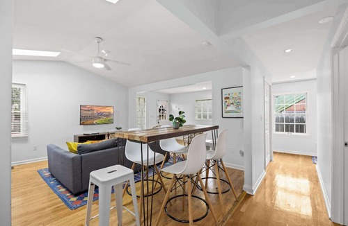 Cherokee Triangle Apartment | Spacious Highlands retreat near Bardstown Road!
