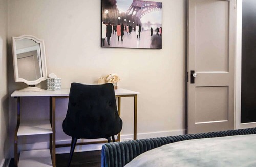 Dayton House | Fauver Suite A- Snug & Stylish With Fenced In Yard