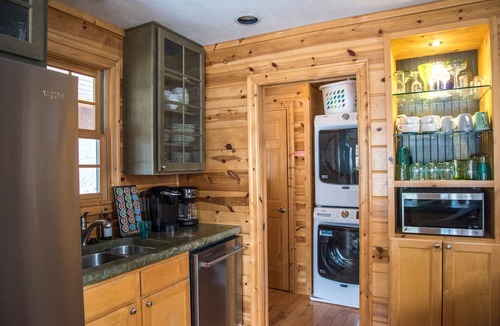 Saugatuck Cabin | Heavenly 7 Retreat -Rustic Luxury Cozy Cabin - Kingfisher Cove