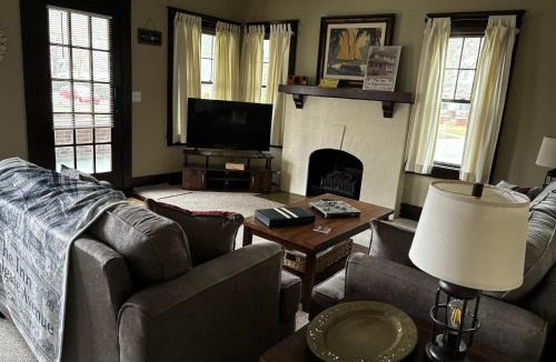 Defiance Apartment | The Inn on Holgate Avenue Suite 1 Downstairs