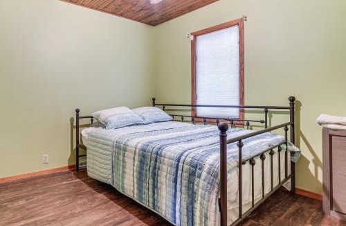 Paw Paw House | Lakefront Home w/Views, 7 Mi to Dtwn Paw Paw