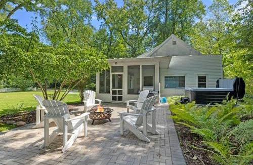 Lakeside House | Whispering Arbor by Juniper Holiday + Home