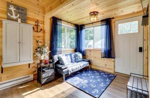 Manitou Beach Apartment | Fire Pit, Gas Grill! Bright Cottage By Devils Lake
