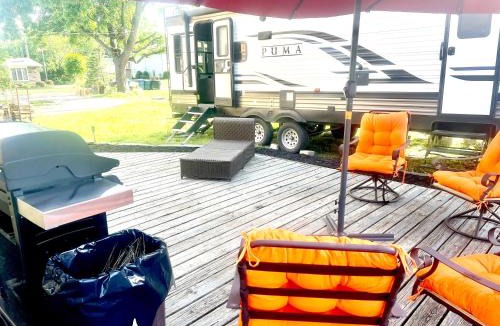 Forestview Apartment | Beautiful 32' RV located in south Chicago suburb