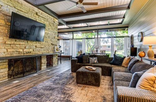 Rockville House | Walk to Dtwn Rockville! Prairie-Inspired Retreat