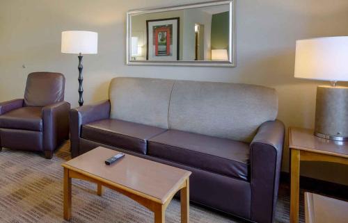 Northville Hotel | Extended Stay America Suites - Detroit - Novi - Orchard Hill Place