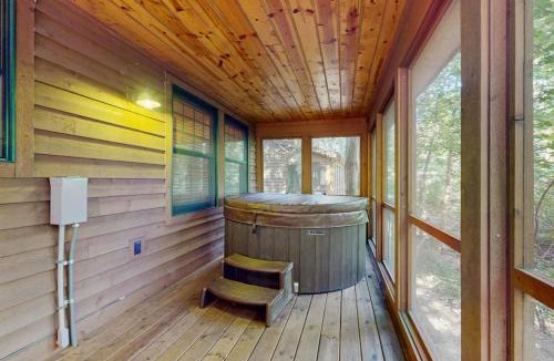 Saugatuck House | Kingfisher Cove Cabin 19