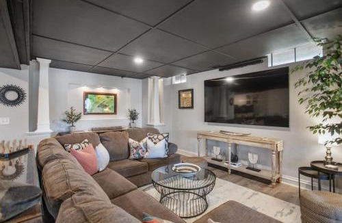 Saugatuck House | The SaugaBuck House - River Front Lux Home with Hot Tub - Family Friendly
