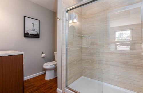 Granger House | Spacious 6-Bed Luxury Home Near Notre Dame