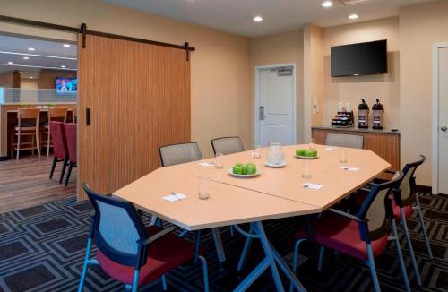 Forest Hills Hotel | TownePlace Suites by Marriott Grand Rapids Airport