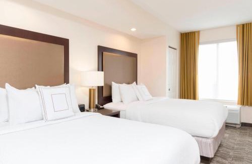 Alpine Center Hotel | SpringHill Suites Grand Rapids North