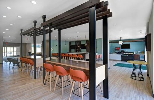 Walker Hotel | Holiday Inn Grand Rapids North - Walker by IHG
