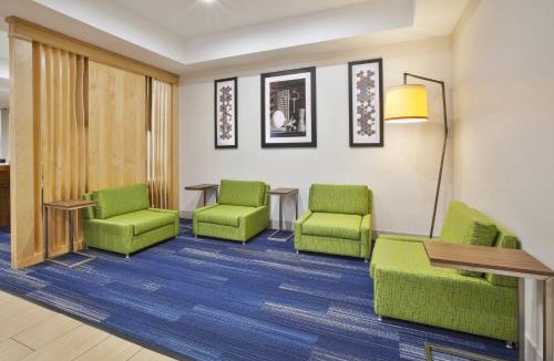 Niles Hotel | Holiday Inn Express Niles by IHG