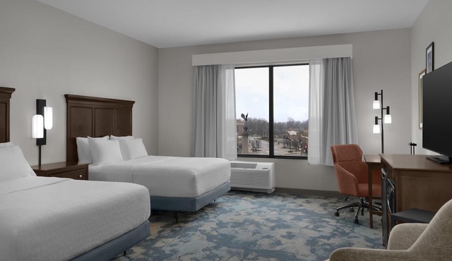 Hampton Inn & Suites Mishawaka/South Bend at Heritage Square