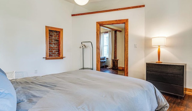 Cozy Indianapolis Vacation Rental w/Micro Farm!