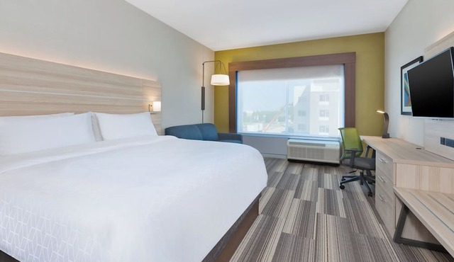Holiday Inn Express & Suites Grand Rapids Airport - South by IHG