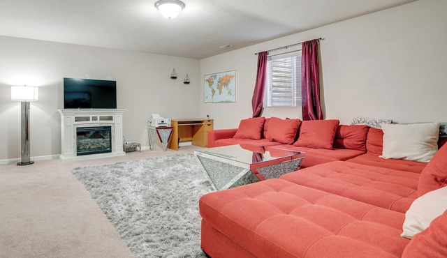 Spacious Family Getaway w/Yard in Kalamazoo!