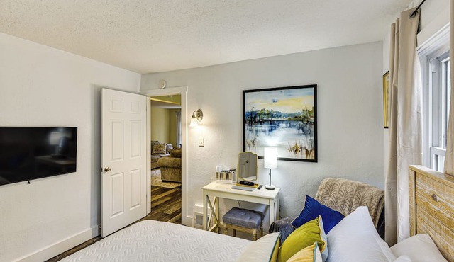 < 1 Mi to Notre Dame: Family-friendly Home!