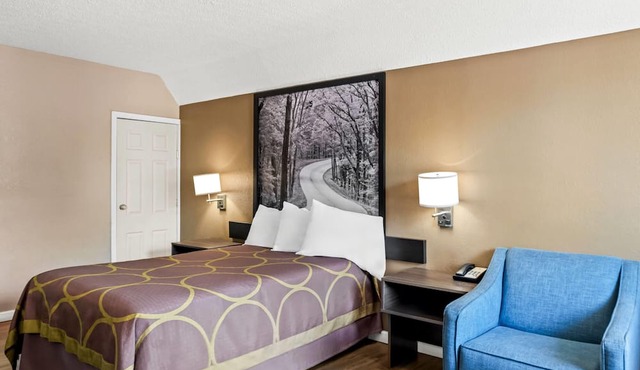 Super 8 by Wyndham Brownsburg