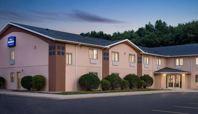 Baymont Toledo Airport Hotel Swanton