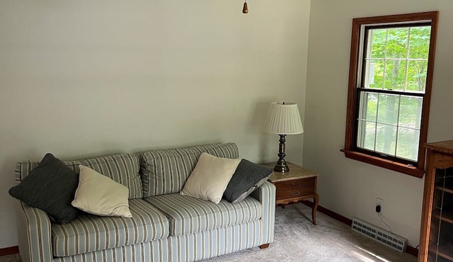 Perfect lakefront family cottage with private dock and room to play!
