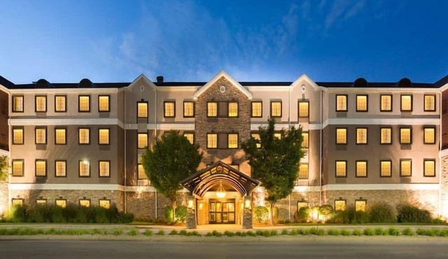 1BR King Suite | Sofa Bed & Free Breakfast