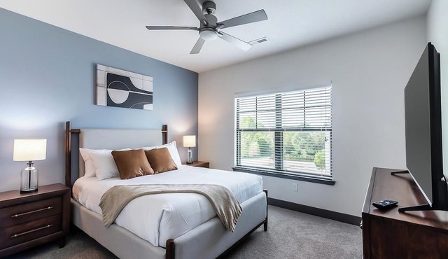 Landing | Stunning 2BD, Gym, Clubhouse