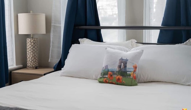 Stylish Apartment with Free Parking