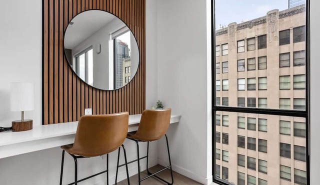 Super LUX DT Condo | Pool+Gym+Espresso+Exec Lounge
