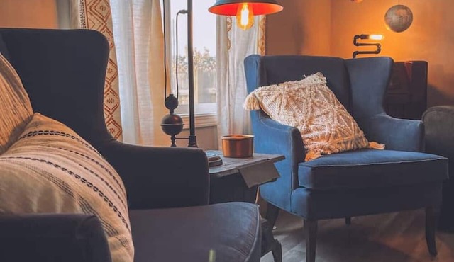 Vintage Romance Finds Cozy Charm at Depot Cottage