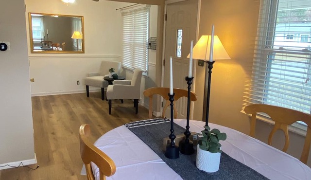 Charming 2-bedroom house with gated yard in delightful Kentwood