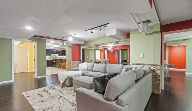 Downtown Apartment 4 in Historic Mansion | Ping-Pong & Parking