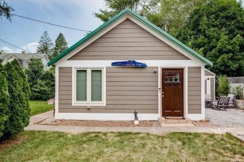 Cozy Bungalow 7 Blocks from ND Campus