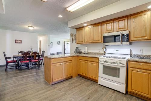 8-Acre Bridgman Oasis: Pool, Hot Tub & Game Room